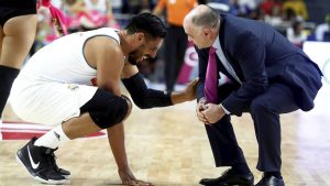 Más problemas para el Real Madrid: Gustavo Ayón, entre 3 y 4 meses de baja