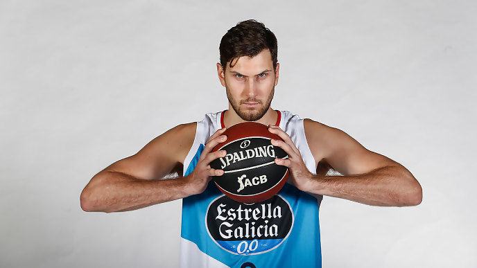 Jordan Bachynski, entre 3 y 6 meses de baja