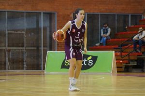 Laura Peña, un espejo donde mirarse para la cantera del Femení Sant Adrià