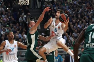 Desastre en el OAKA: Panathinaikos remonta 16 puntos en la segunda parte (82-80)