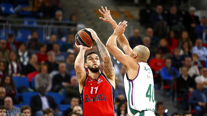 El Baskonia celebra su aniversario ganando al Unicaja de la mano de Timma (88-82)