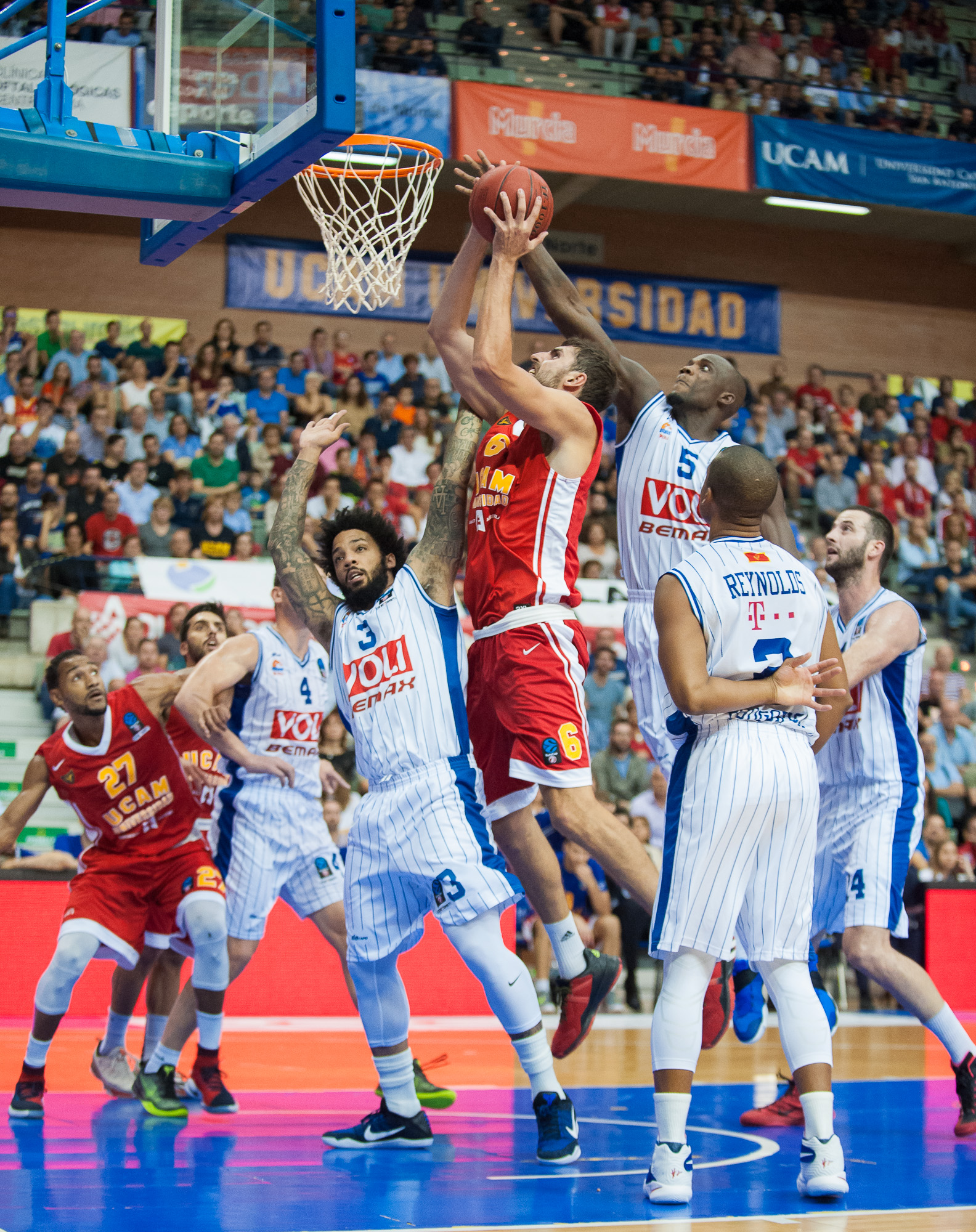 UCAM supera los nervios y se estrena en Europa con autoridad (86-77)