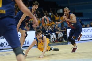 Un último cuarto perfecto levanta el ánimo del FC Barcelona ante Khimki (65-79)