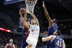 Doncic y Reyes vengan al Real Madrid en el Clásico de los necesitados (87-75)
