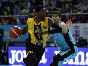 Un parcial de 0-17 finiquita a Movistar Estudiantes y mete al AEK en la pelea