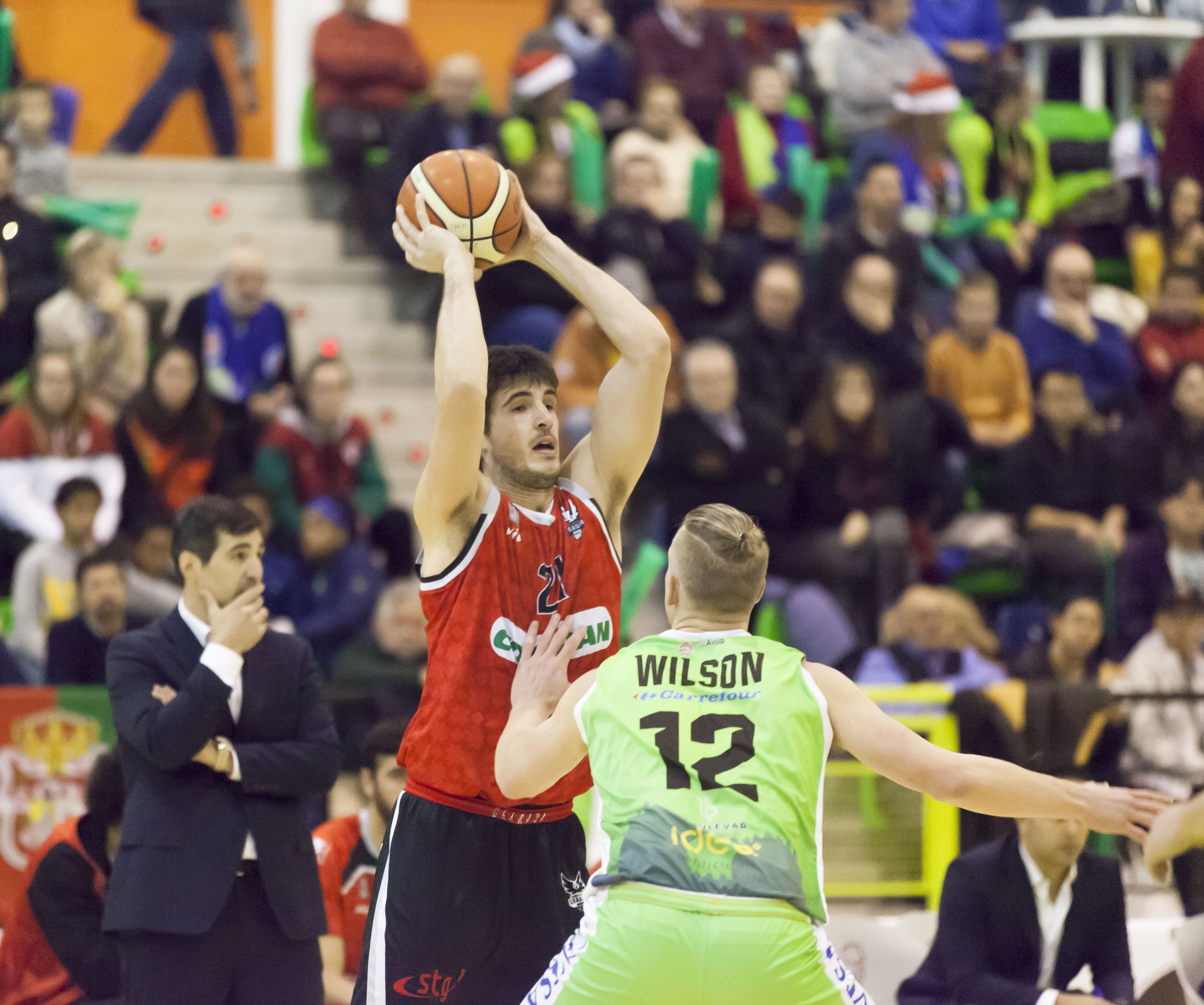 La Roda sigue soñando y se lleva el derbi ante Albacete; Granada, líder en solitario