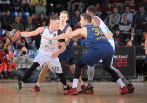 Unicaja atisba el drama blaugrana en el Palau (83-90)