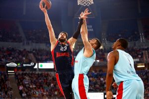 Baskonia sobrevive a la reacción visitante para conseguir la séptima (85-82)