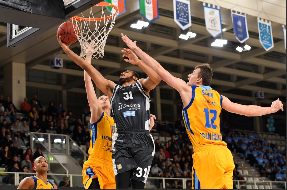 Trento vence en un duelo de imprecisiones a un Gran Canaria que peleó (79-76)