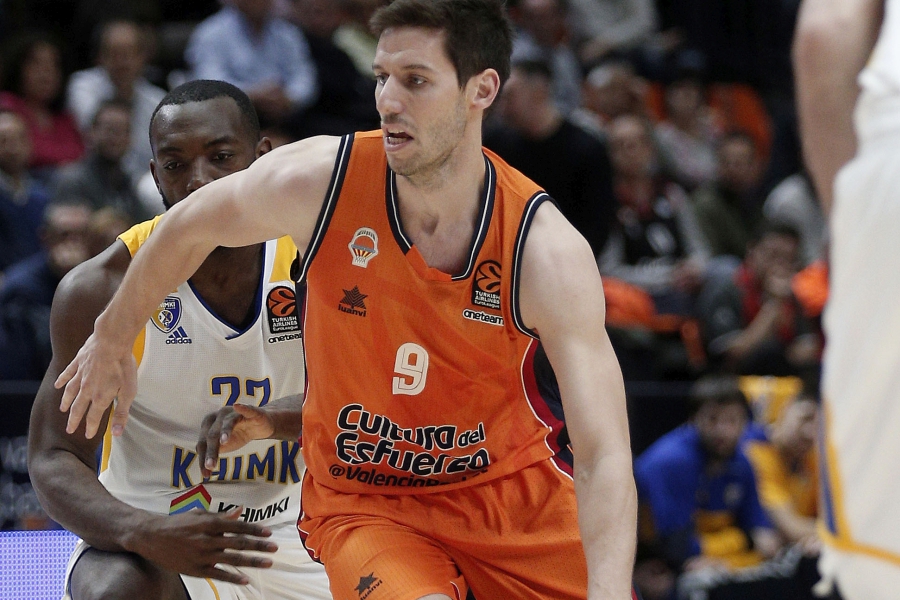 Van Rossom sufre fractura de tres vértebras lumbares