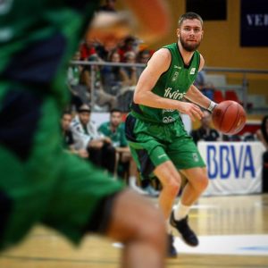 Dominik Mavra sale del Divina Seguros Joventut por la puerta de atrás