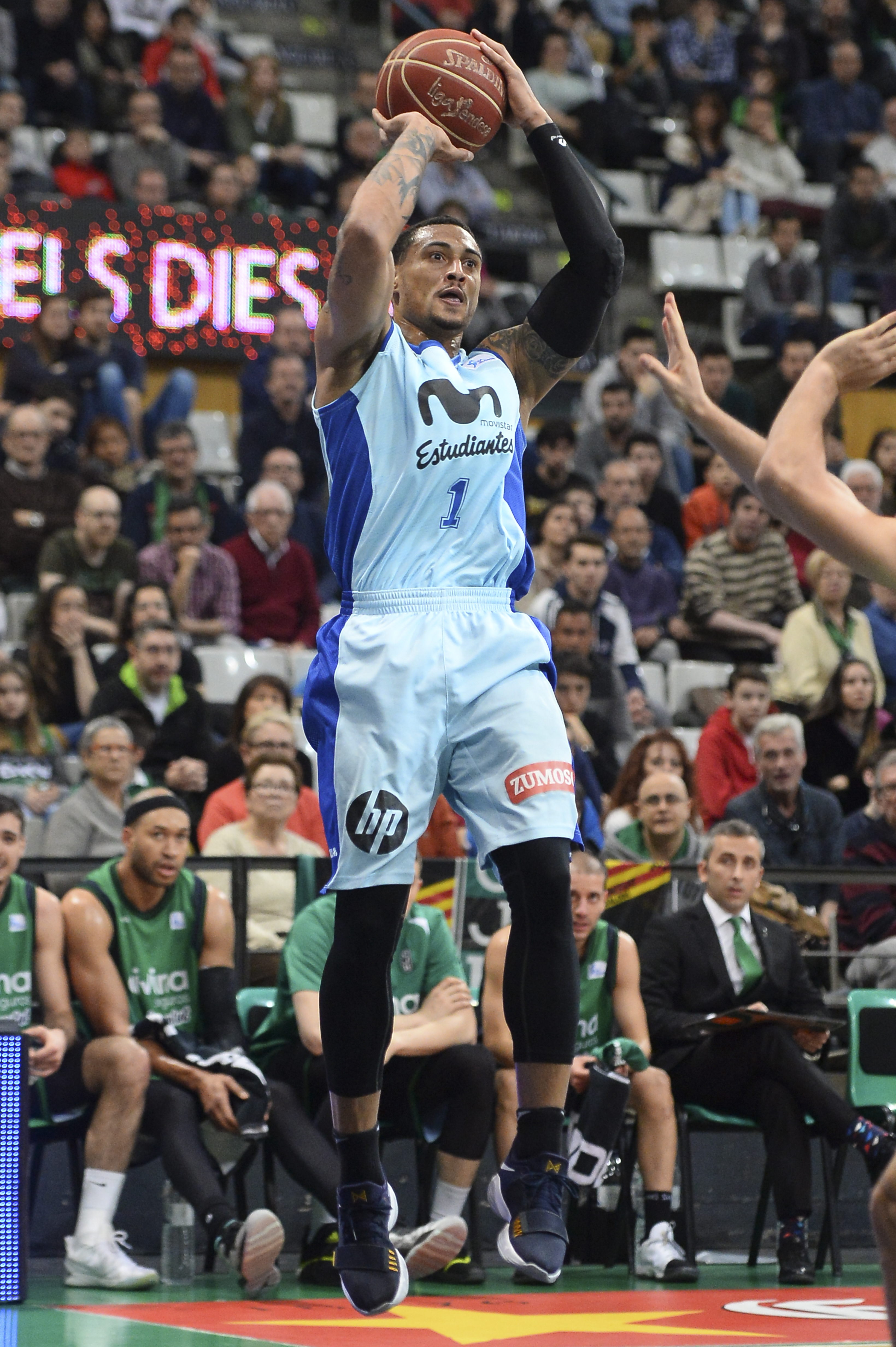 Edwin Jackson vuelve al Barcelona; Rudez, ¿a Venezia?; Macvan, out