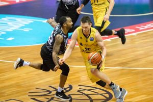 Se mantiene la lucha por el primer puesto de grupo con la victoria del Iberostar