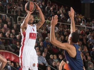 Armani Milán descarrila el último tranvía blaugrana en Europa (81-83)