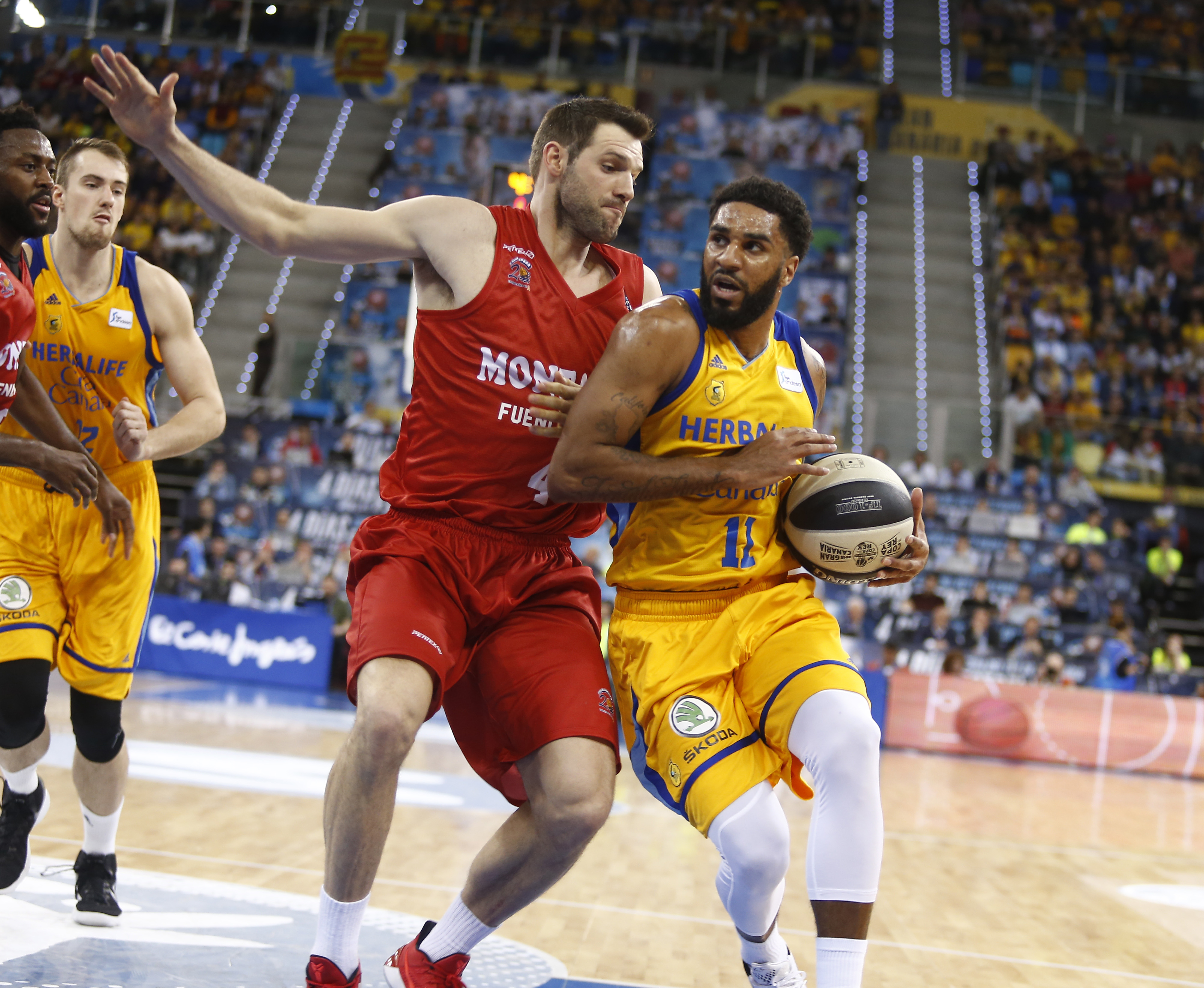 Herbalife Gran Canaria triunfa en el festival ofensivo ante un mermado “Fuenla” (107-92)