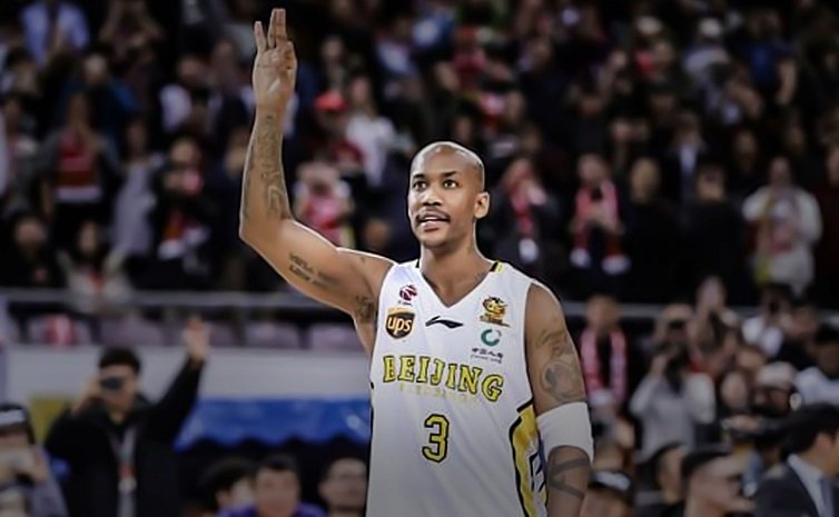 Zoco: Stephon Marbury, Arturas Gudaitis, Robert Swift, Mike James