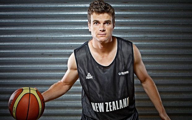 Zoco Internacional: Kirk Penney, Bobby Brown, Kim Tillie, Awudu Abass…