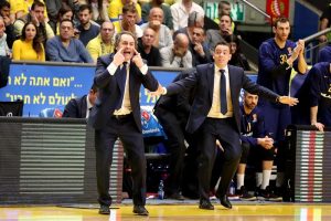 Maccabi gana el partido de Julbe y provoca otra derrota del Barça (94-82)