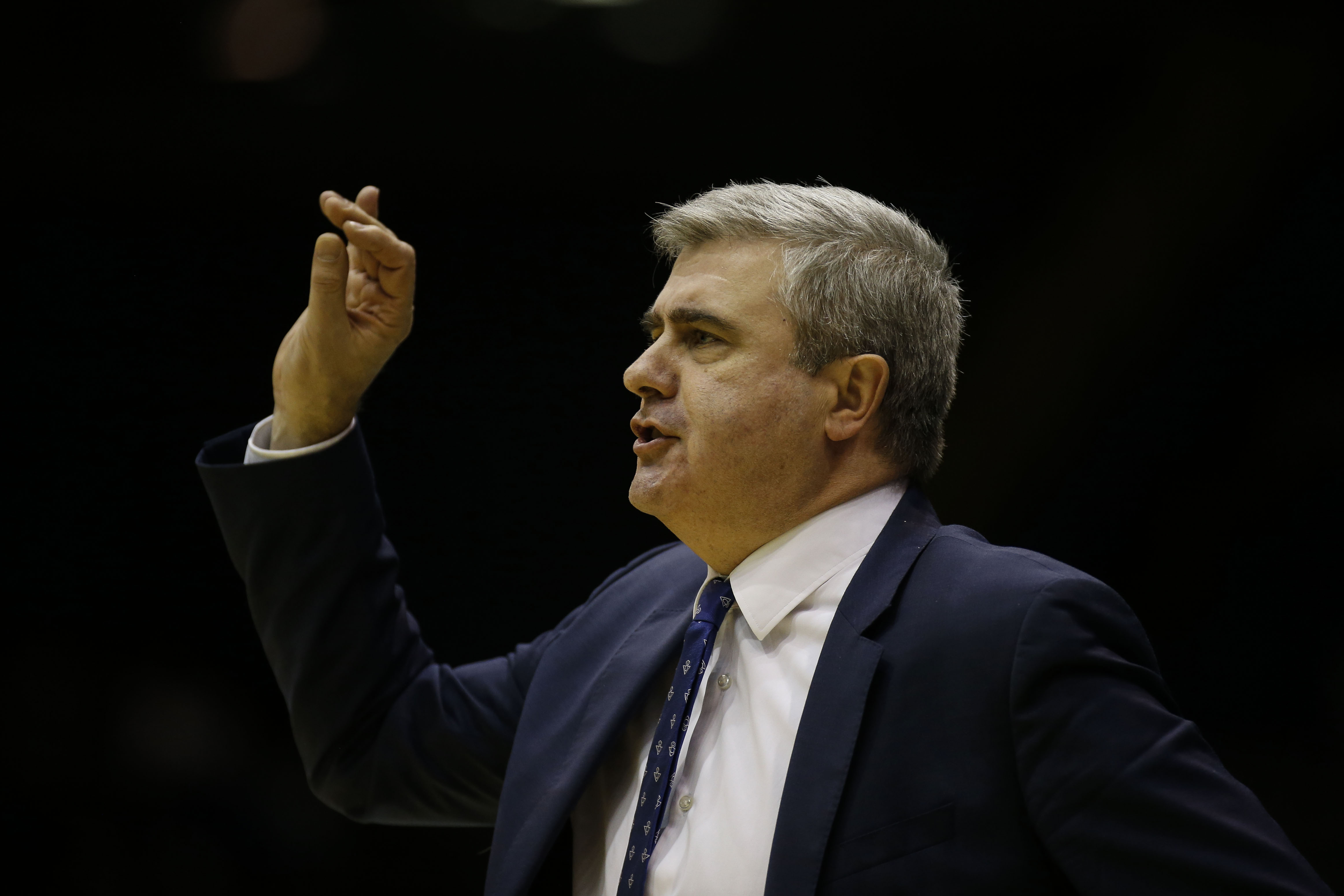 El Betis despide a Quintana y se la ‘juega’ con Javi Carrasco