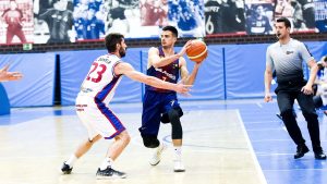 Clavijo complica la permanencia del FC Barcelona; TAU vence a Oviedo