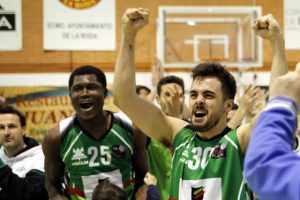 Épico triunfo de La Roda que aleja a Alicante del ascenso; Zamora aún sueña