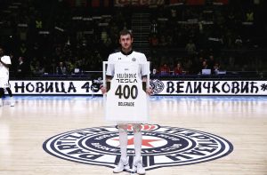 Zoco: Penney, Trinchieri, Velickovic, Kalnietis, Jones, Banchi