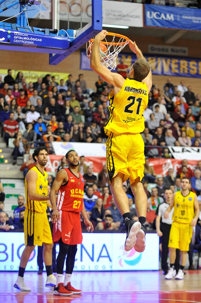 Iberostar Tenerife gana el primer asalto del duelo español en Murcia (66-71)