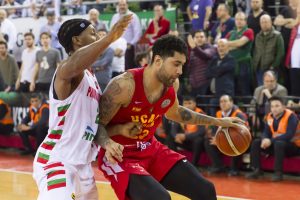 El UCAM Murcia sobrevive a la emboscada turca