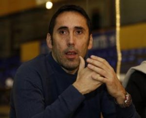 Estudiantes renueva a Willy Villar como director deportivo