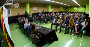 Los accionistas de la Penya deciden no disolver el club pero aún queda mucho camino