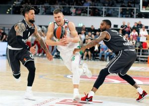 Nedovic no pudo evitar la derrota de un Unicaja que fue a remolque de Brose (93-88)