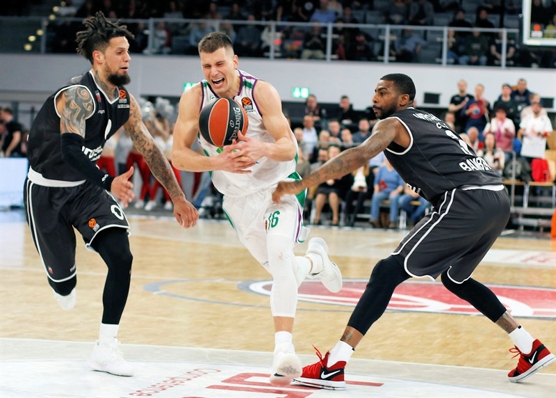 Nedovic no pudo evitar la derrota de un Unicaja que fue a remolque de Brose (93-88)