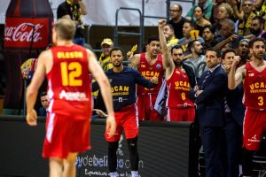 El UCAM Murcia obliga al Iberostar a hincar la rodilla y pasa a la siguiente fase
