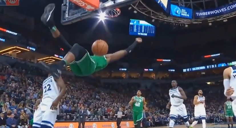 Jaylen Brown protagoniza el susto de la noche en la NBA