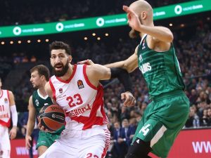El Baskonia se reengancha a la Euroliga a costa del Zalgiris (77-97)