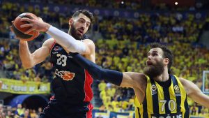 El Fenerbahce manda el primer aviso al Baskonia (82-73)