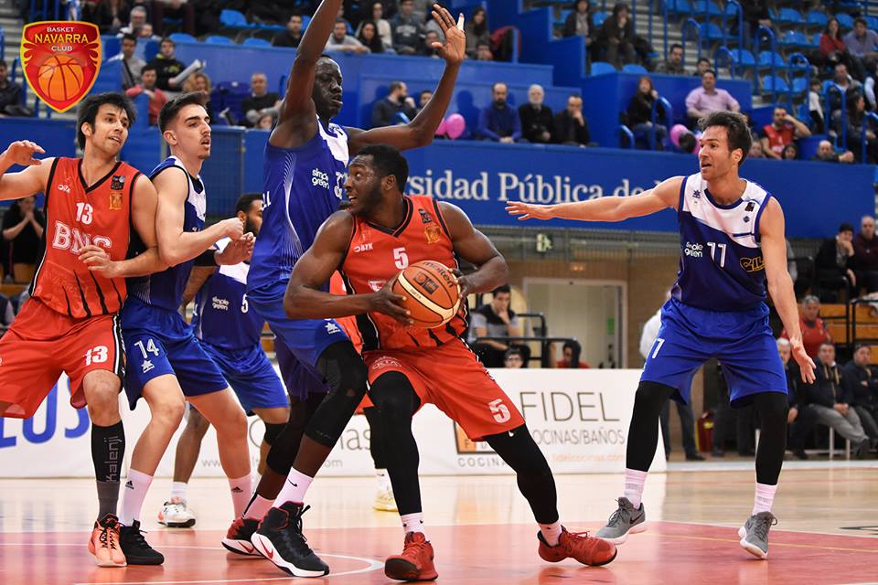 Granada y La Roda siguen su pugna por el ascenso; Navarra y Ávila, al alza