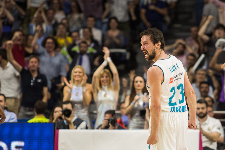 Un chispazo de Sergio Llull y un 3+1 de Carroll pueden valer el billete a la F4 (81-74)