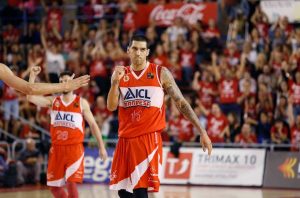 Manresa sufre y gana; Palencia culmina la remontada en Pumarín