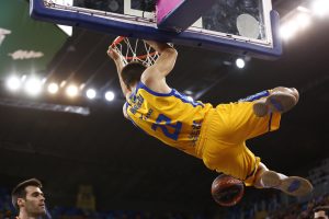 Xavi Rabaseda firma su continuidad: será amarillo en la Euroliga