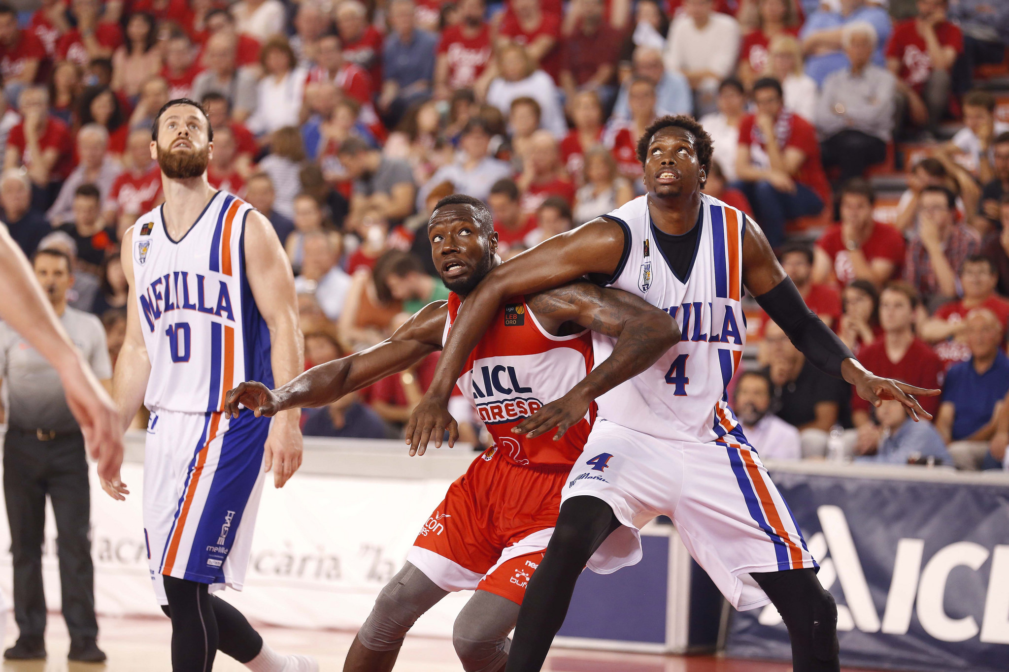 ICL Manresa no falla en el Nou Congost y viaja a Melilla con un 2-0