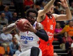 Valencia arrasa al Hapoel para completar la final española (90-75)