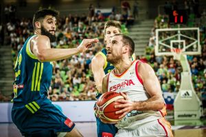 Sebas Saiz y Quino Colom lideran a una brillante España (72-83)