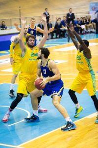 Zoco europeo: Joffrey Lauvergne ficha por Fenerbahce; Mike James, lejos de PAO