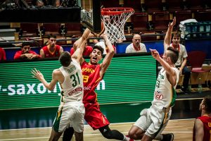 Europeo U20M (1/8): Josep Puerto y Aleix Font guían a España hacia cuartos (70-75)
