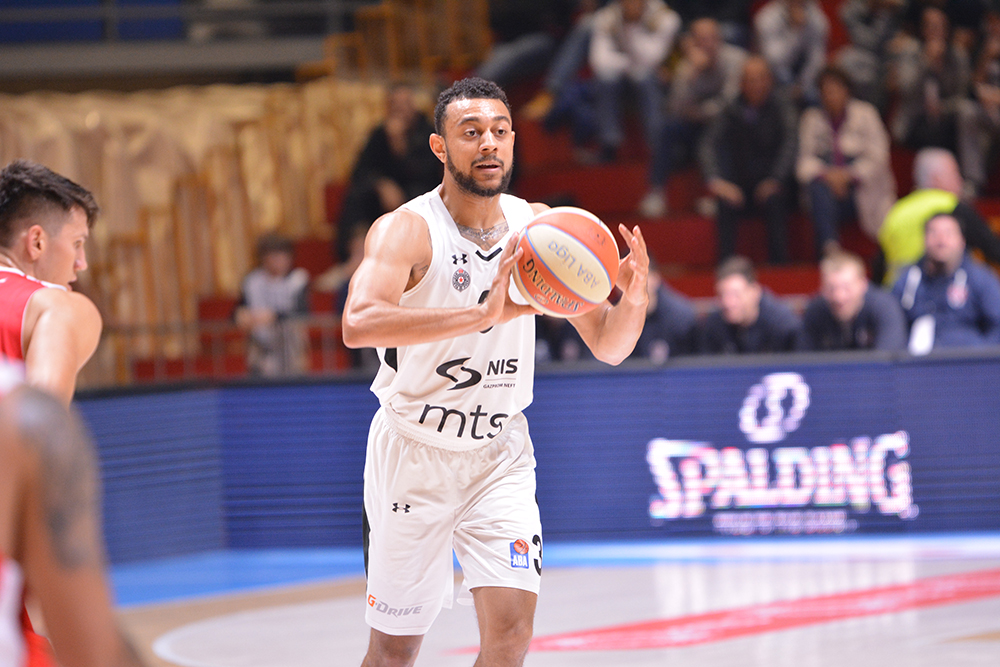 Zoco europeo: Kostas Papanikolau renueva y llega William-Goss; Jalen Reynolds, a Zenit