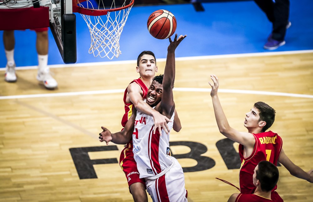 Europeo U16M (1/8): España vence a Montenegro (102-49) con un colosal Pau Tendero