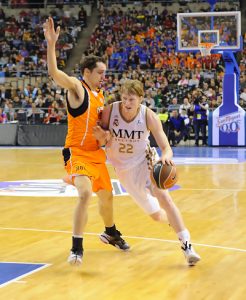 Arrancan las Ligas de Verano en la NBA. Descubre lo más interesante de la Orlando Pro League (9-13 de julio). Enes Kanter, Kyle Singler, Clay Tucker o Latavious Williams, algunos de los participantes