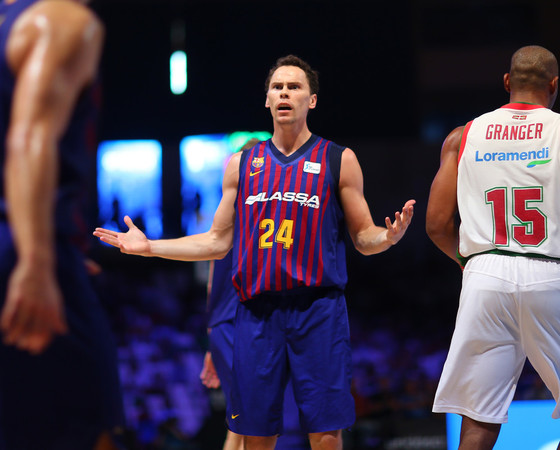 El Barça lo pone difícil pero Baskonia sigue siendo superior (76-79)