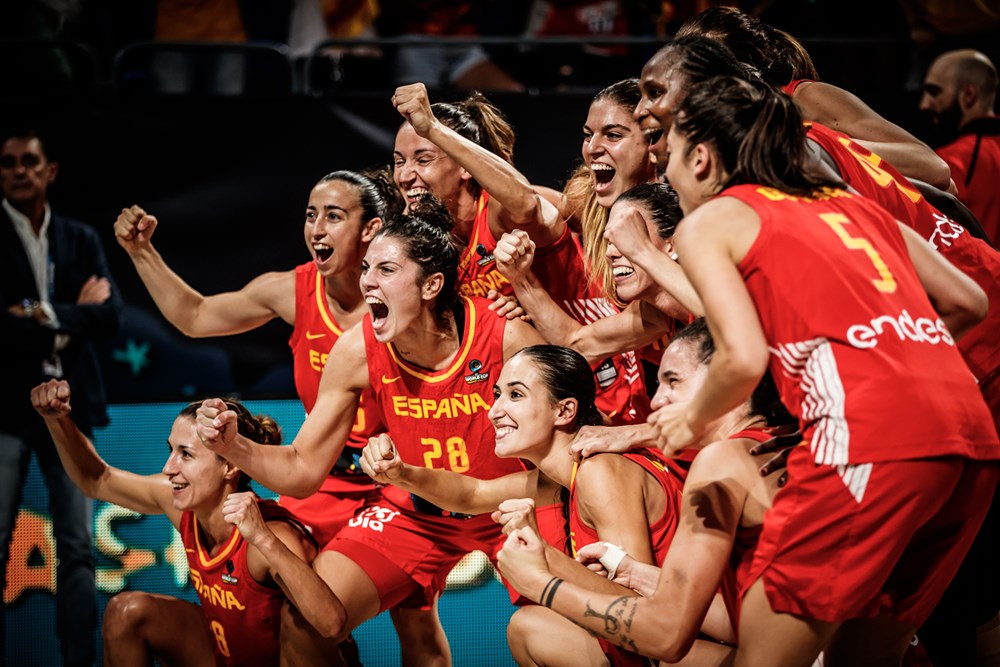 Mundial de Tenerife (1/4): España vuelve a su mejor versión y pasa a semis (53-68)